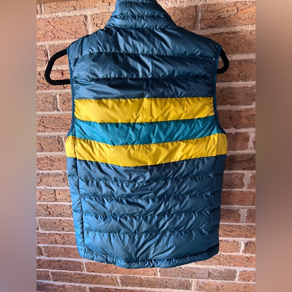 Patagonia Mens XS Dark Borealis Green and Yellow Puffer Vest Spring - Picture 3 of 3